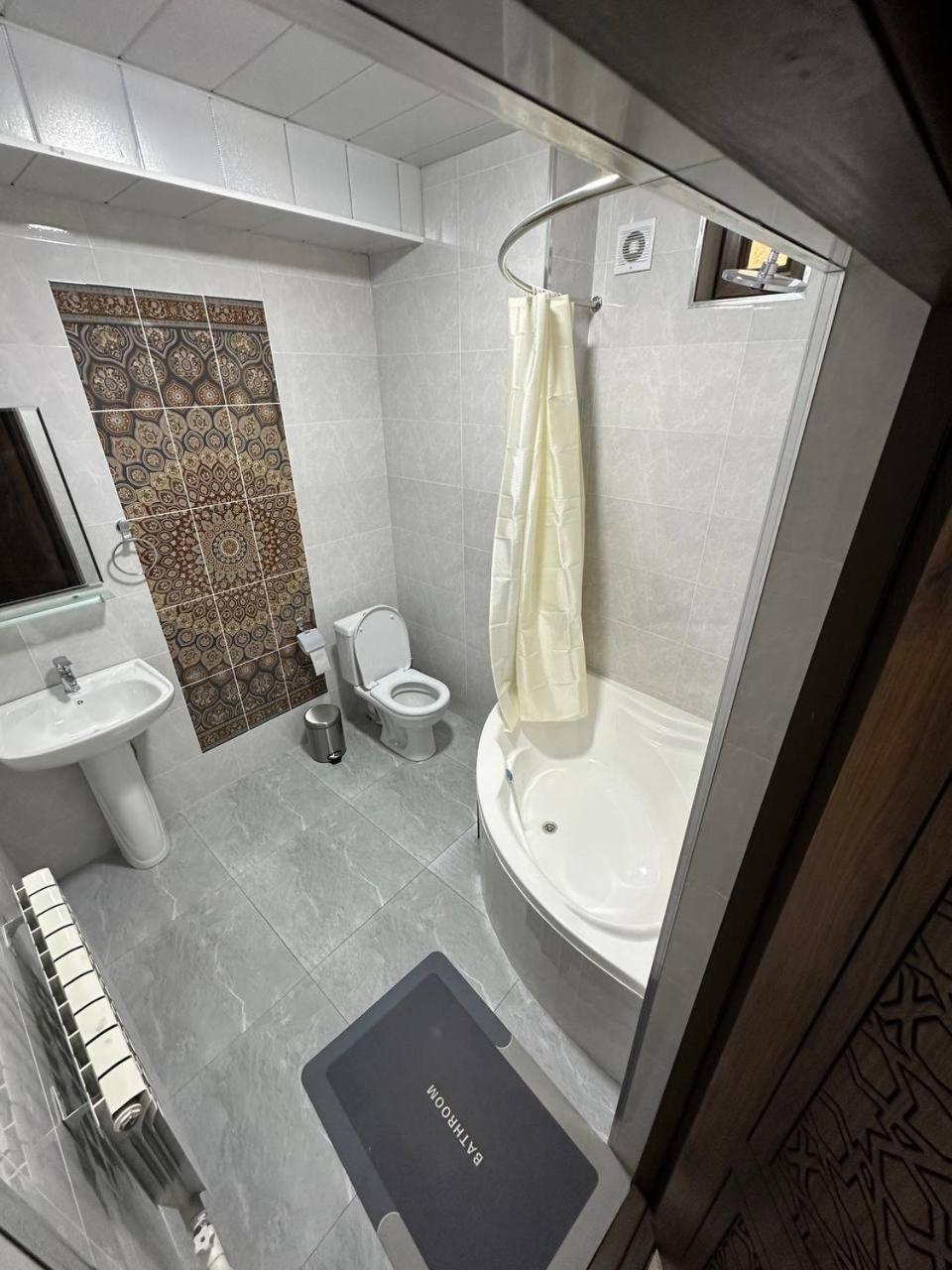 Everland Guest House Buxoro Ngoại thất bức ảnh