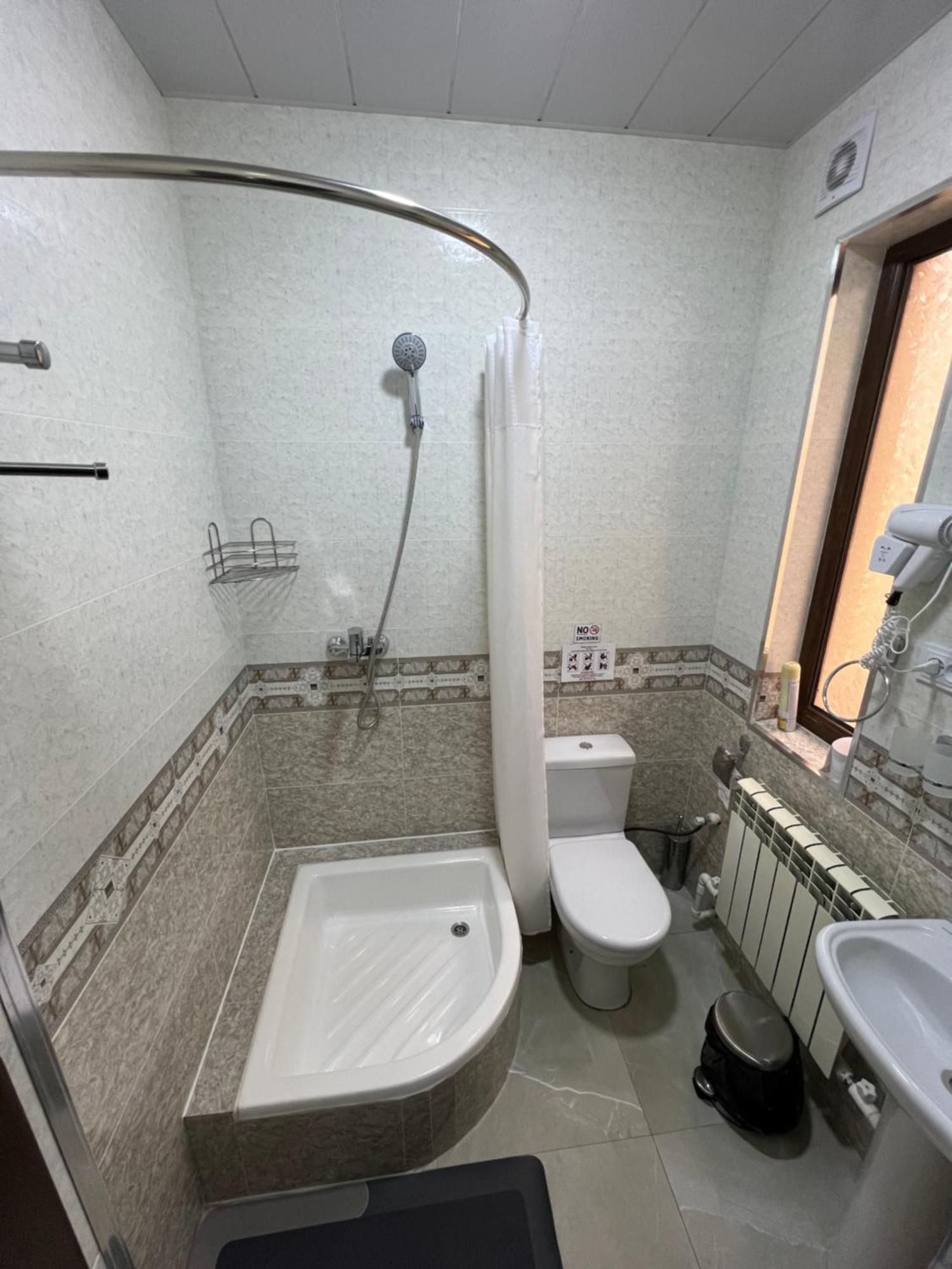 Everland Guest House Buxoro Ngoại thất bức ảnh